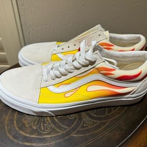 Vans NEW unisex size 9 men size 10.5 women’s flame yellow orange white lace up